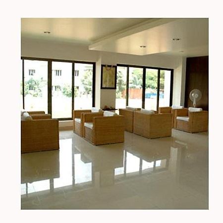 טירופאטי Asr Guesthouse מראה חיצוני תמונה