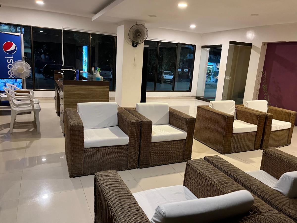 טירופאטי Asr Guesthouse מראה חיצוני תמונה