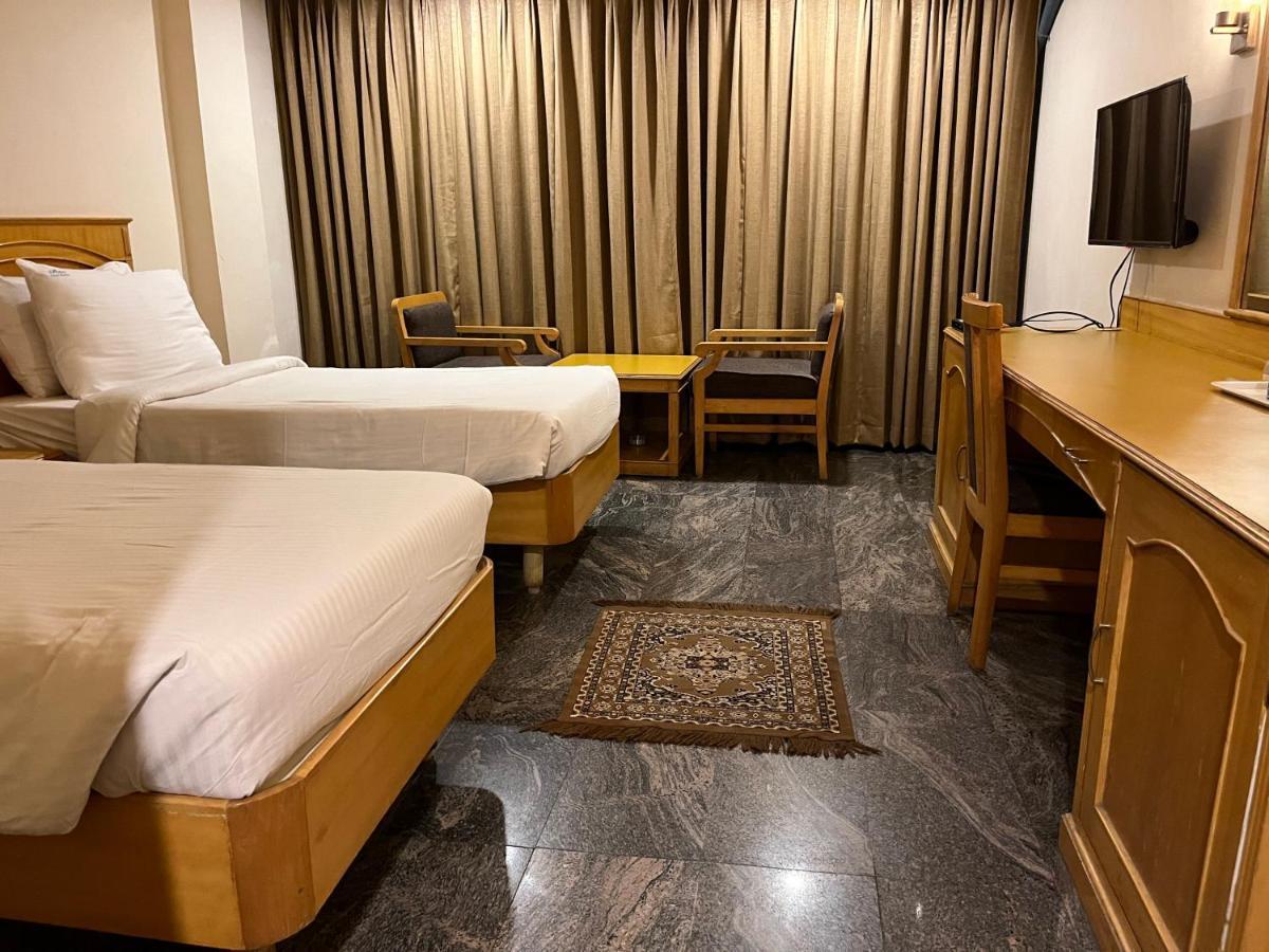 טירופאטי Asr Guesthouse מראה חיצוני תמונה