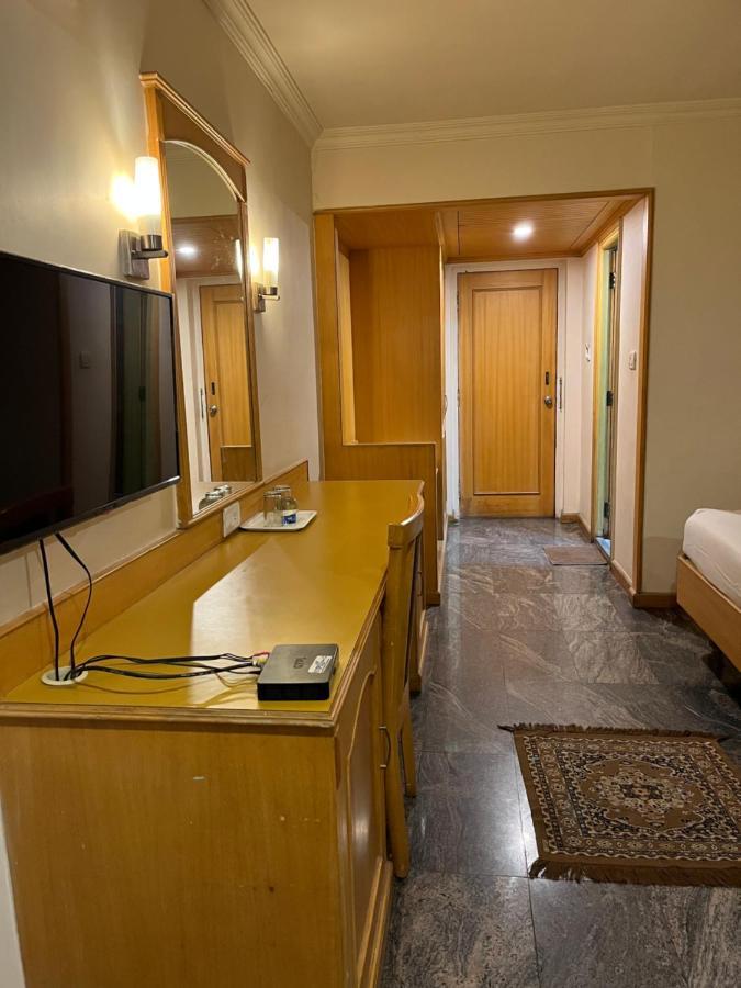טירופאטי Asr Guesthouse מראה חיצוני תמונה